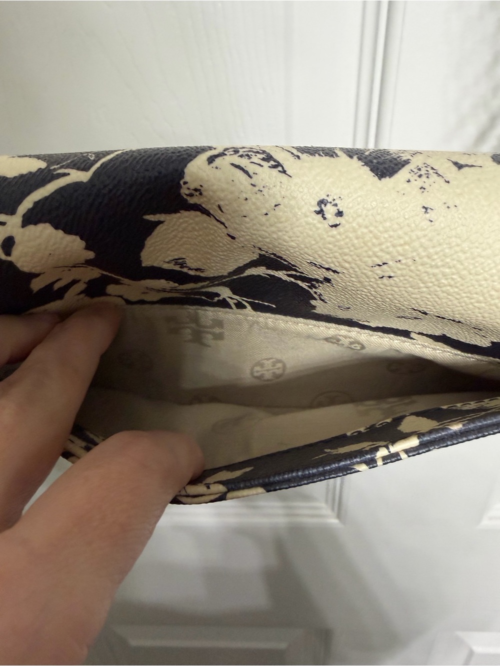 Tory Burch Navy Floral Chain Shoulder Bag - Picture 6 of 16
